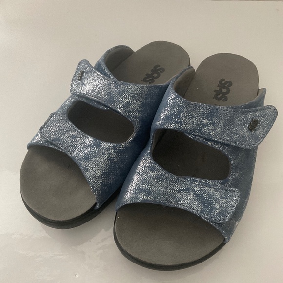 SAS MADE BY HAND IN THE USA LEATHER COZY SILVER BLUE SZ 8W ADJUSTABLE SLIDE - Picture 1 of 14